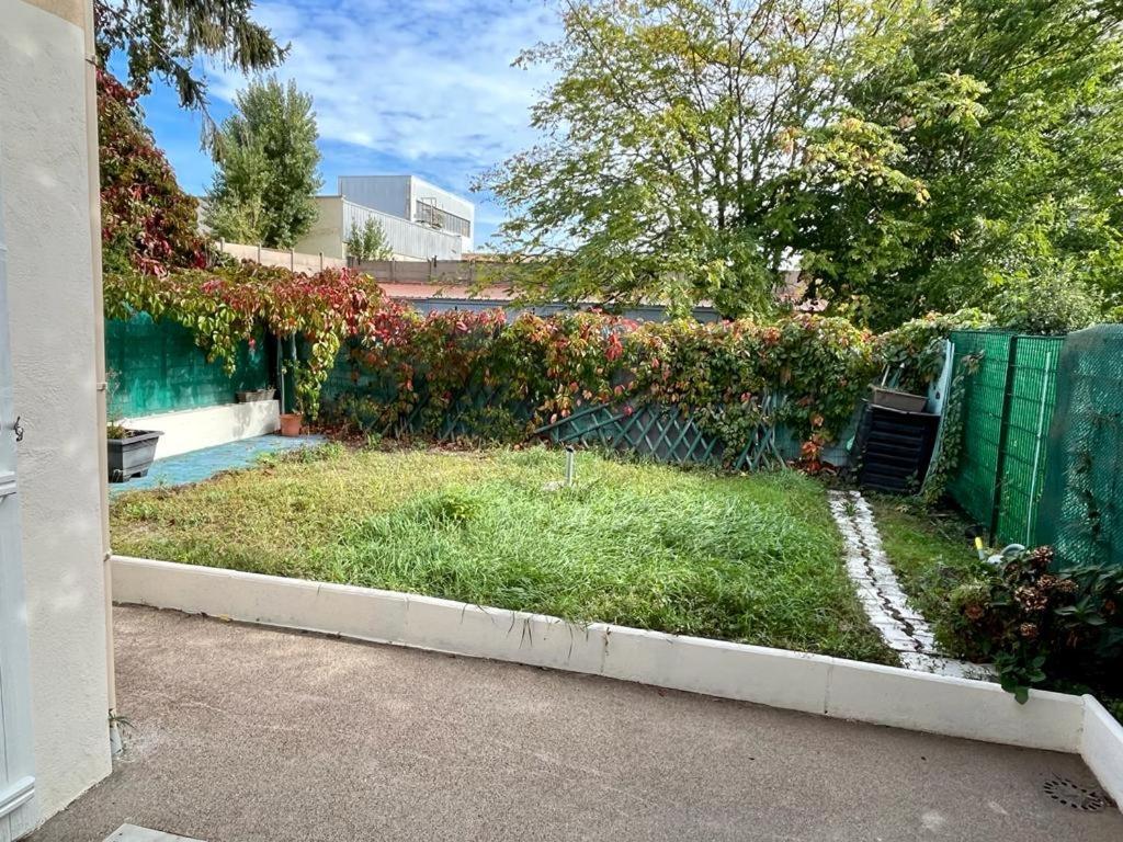 Charmante Maison Avec Jardin Sans Vis-A-Vis Saint-Fons 외부 사진