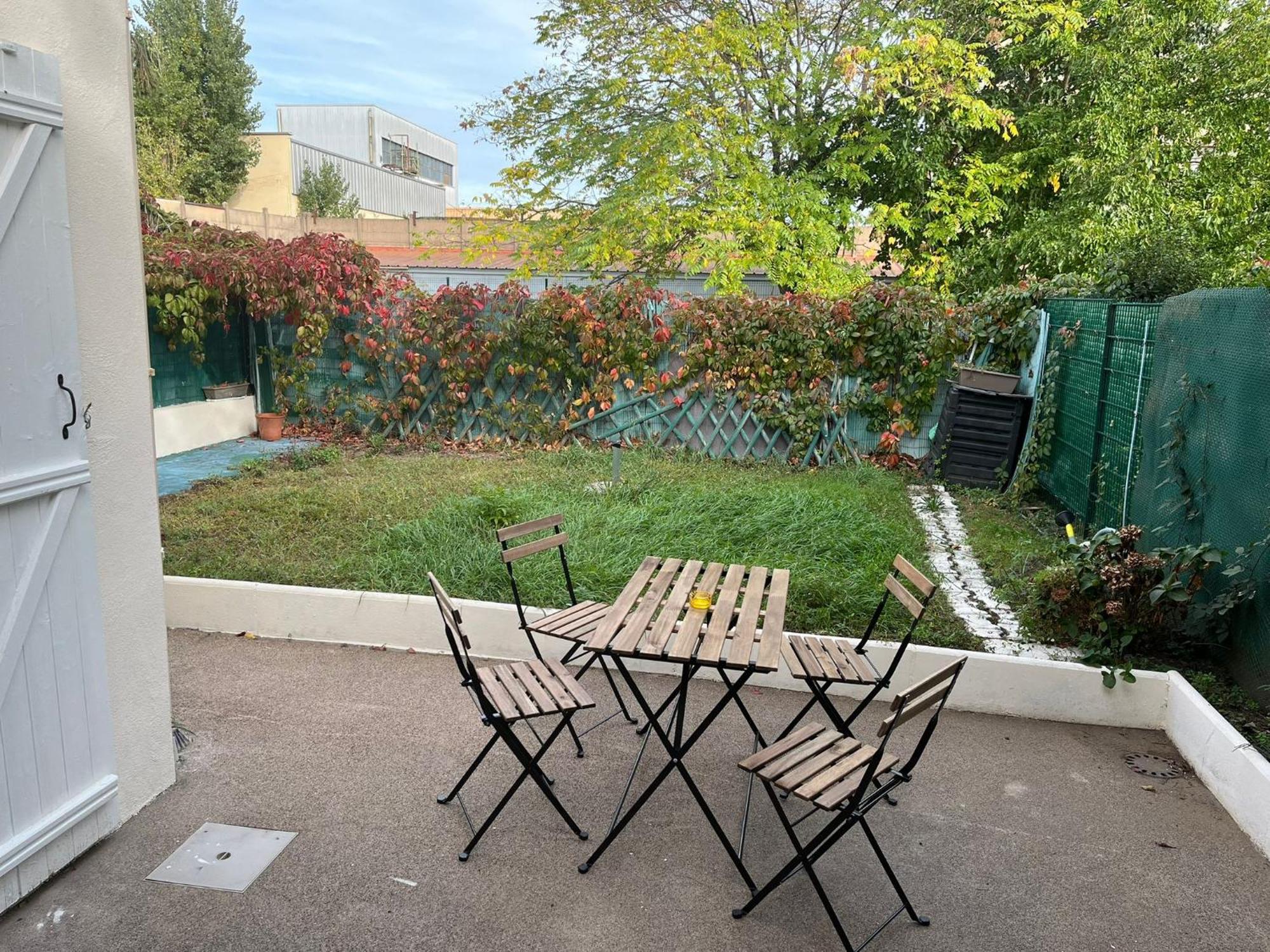 Charmante Maison Avec Jardin Sans Vis-A-Vis Saint-Fons 외부 사진